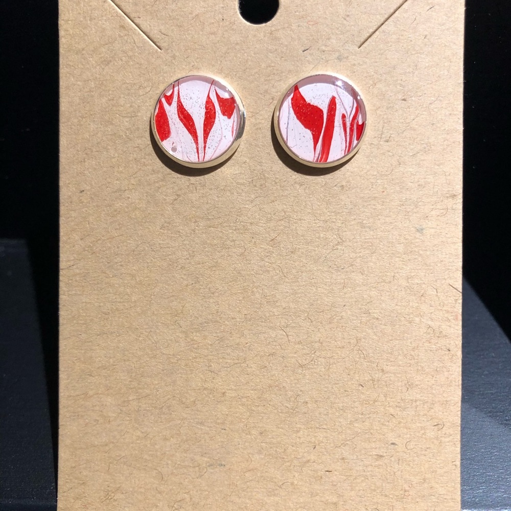 Handmade acrylic painted stud earrings - Picture 4 of 5